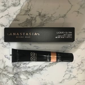 Anastasia Beverly Hills Liquid Glow